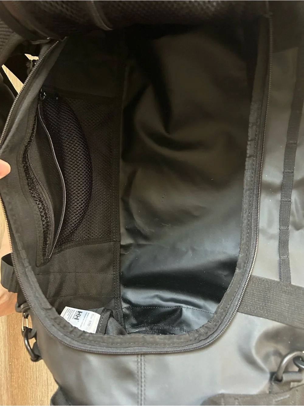 Helly Hansen Duffle Bag 30L, converts to backpack. Waterproof, soft, material